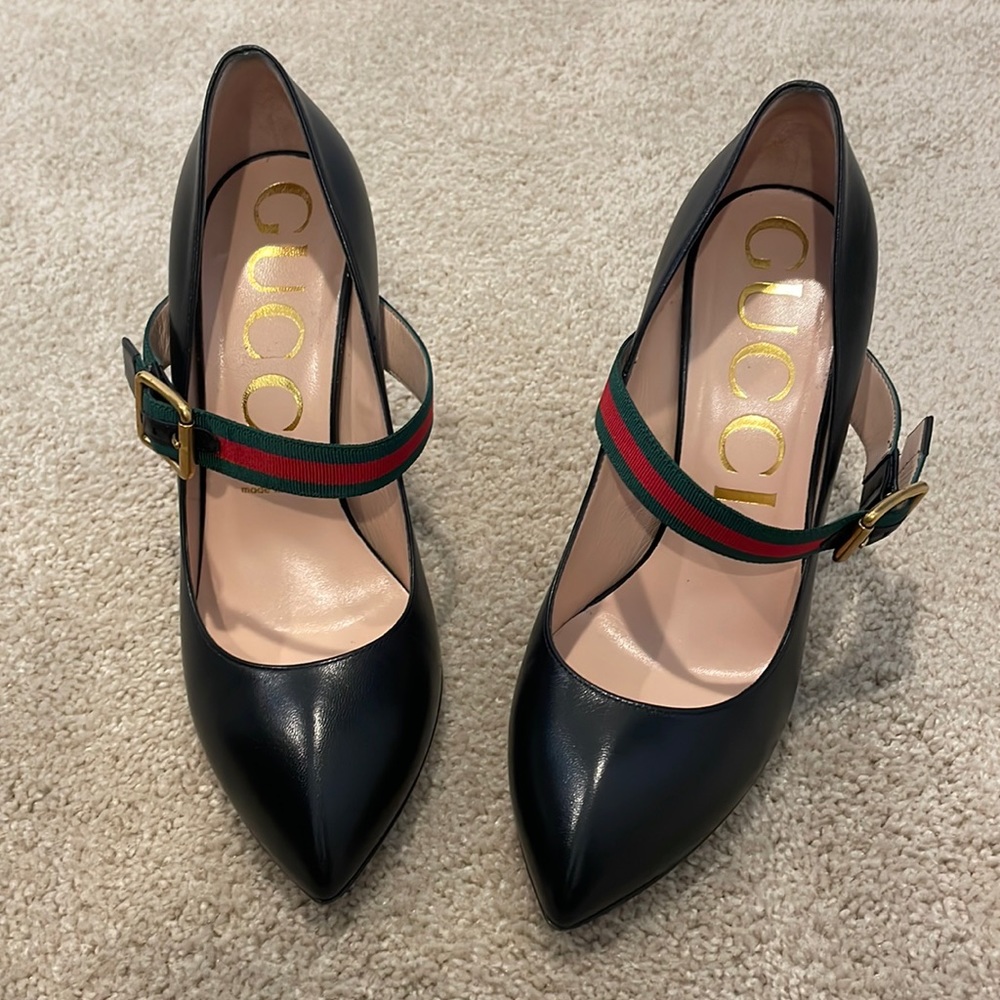 Gucci Black Heels with Green and Red Strap